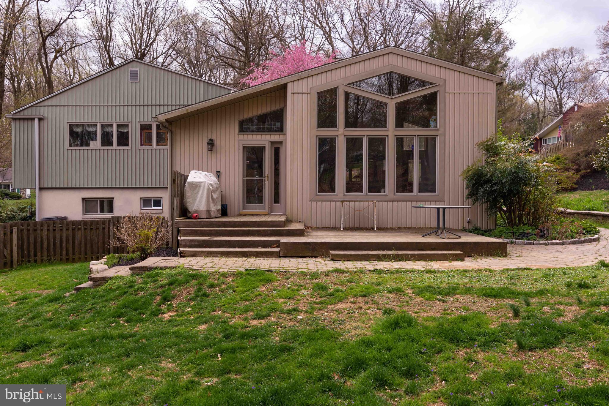 535 Upper Weadley Road Wayne, PA 19087 - Photo 41 of 44 a front view of a house with a yard
