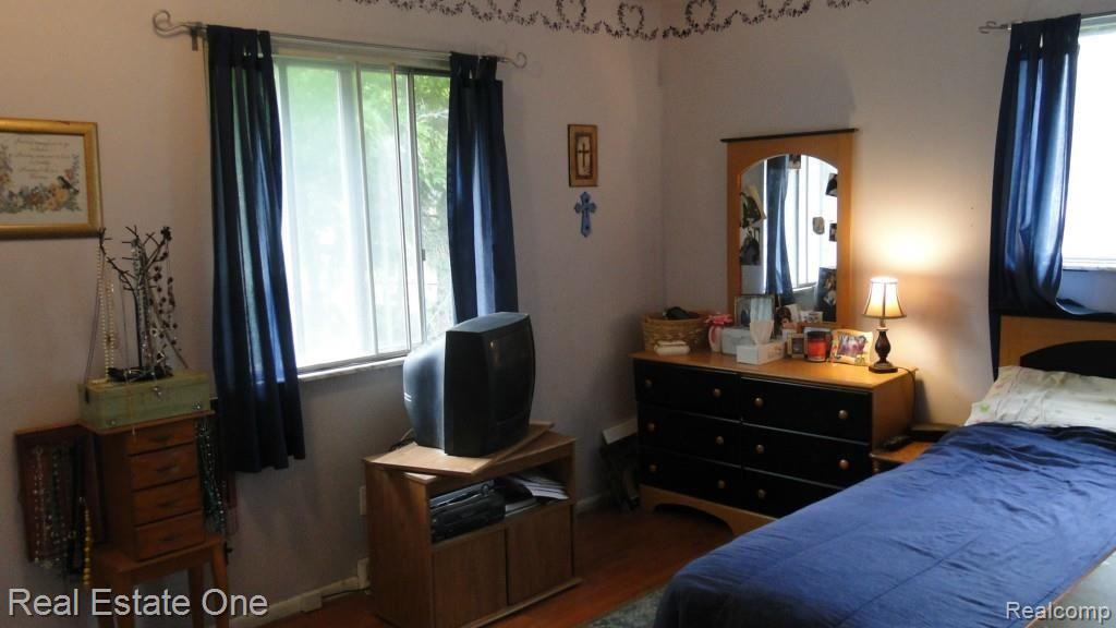 3735 Ellisia Road Commerce Township, MI 48382 - Photo 7 of 14 Master bedroom