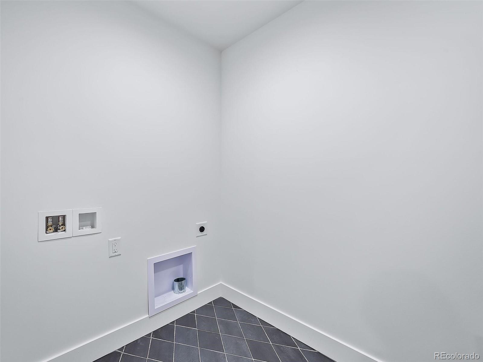588 Adams Street Denver, CO 80206 - Photo 27 of 41