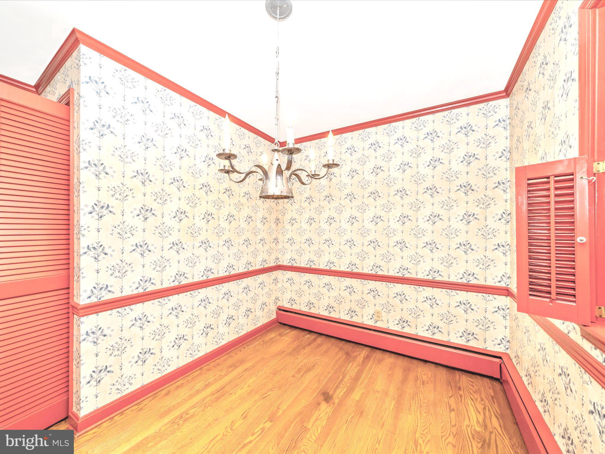 17920 Pin Oak Road Hagerstown, MD 21740 - Photo 16 of 57 a view of a bathtub in a balcony