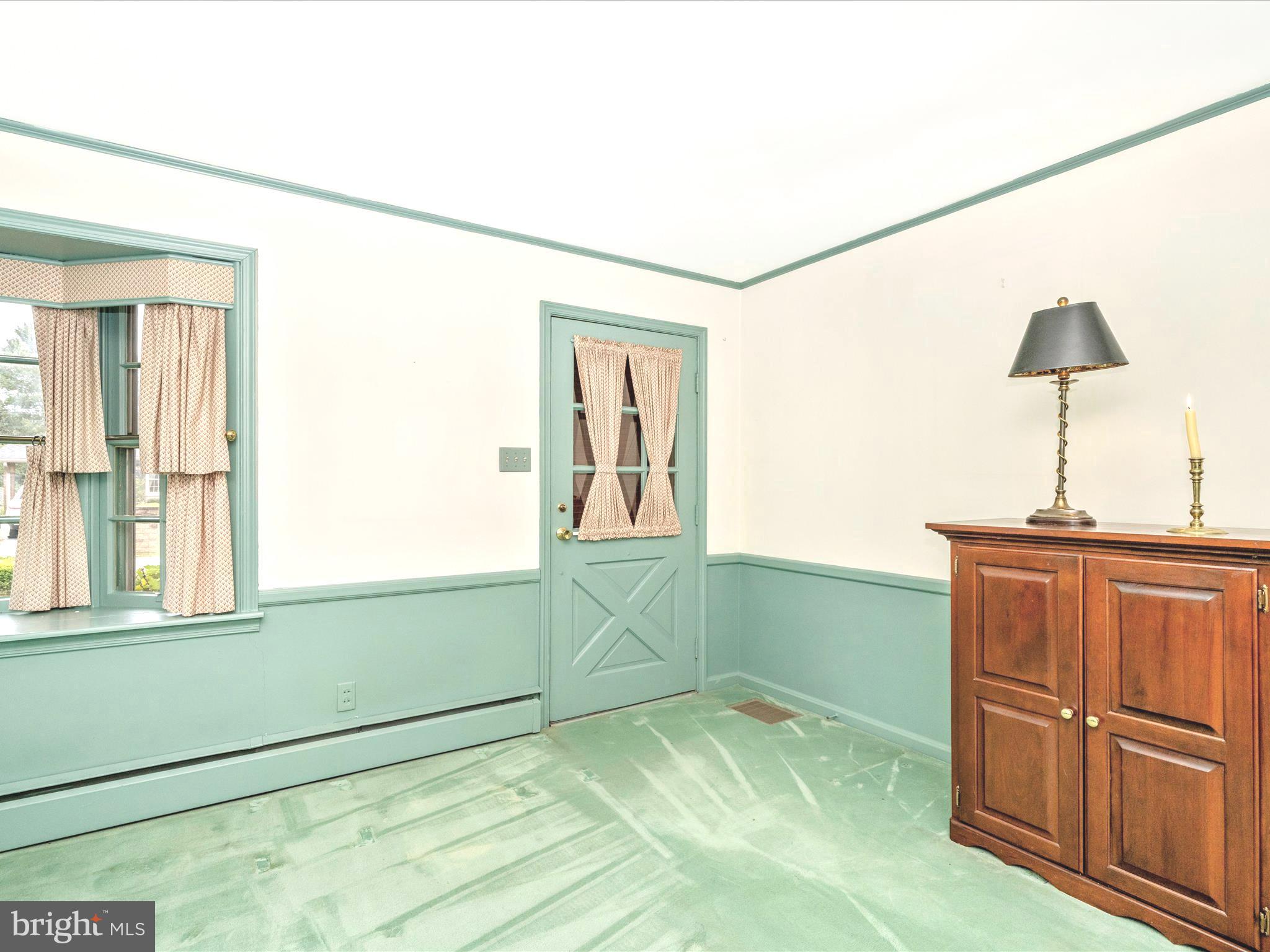 17920 Pin Oak Road Hagerstown, MD 21740 - Photo 4 of 57 Foyer