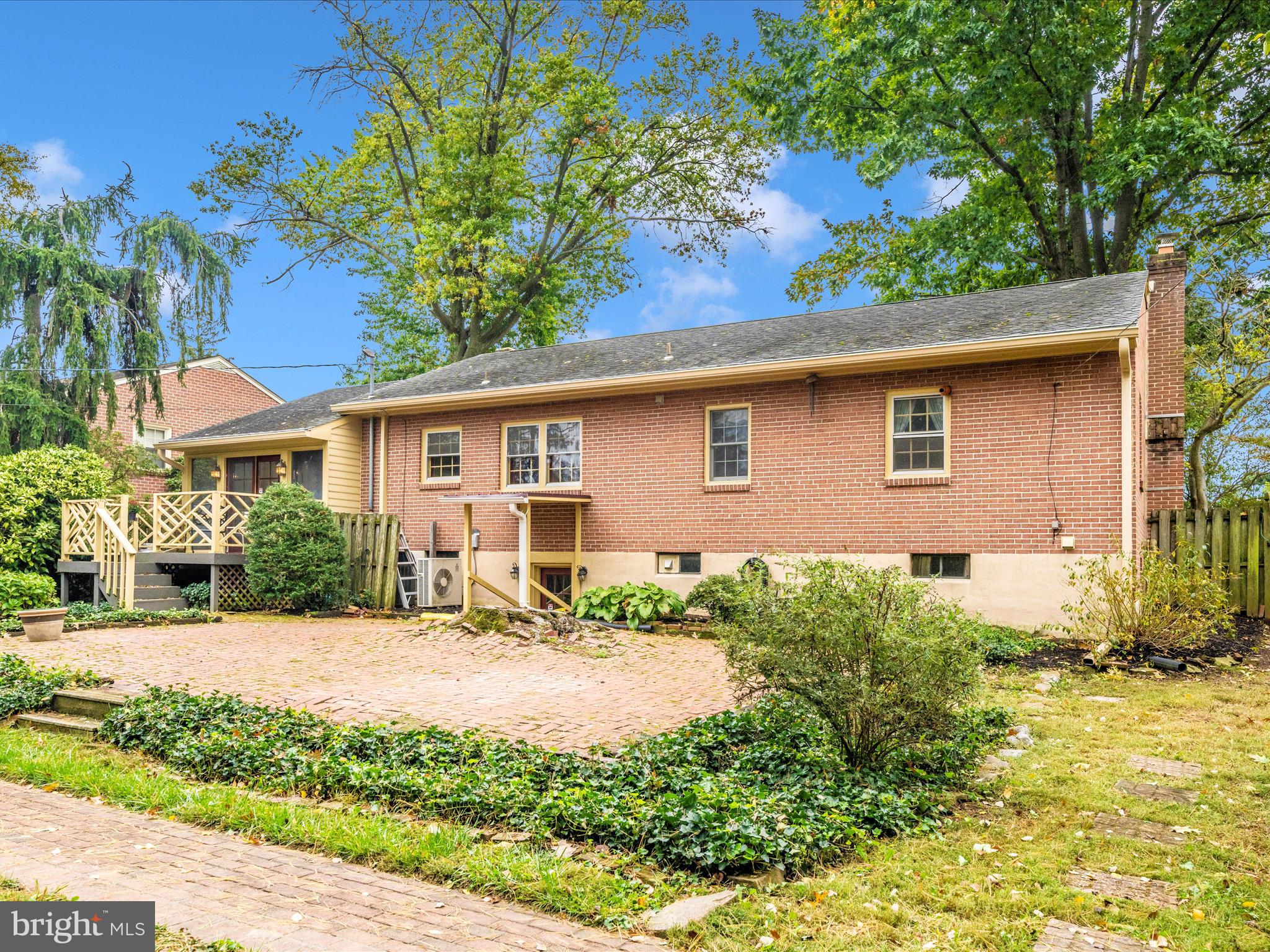 17920 Pin Oak Road Hagerstown, MD 21740 - Photo 44 of 57 a front view of a house with a yard