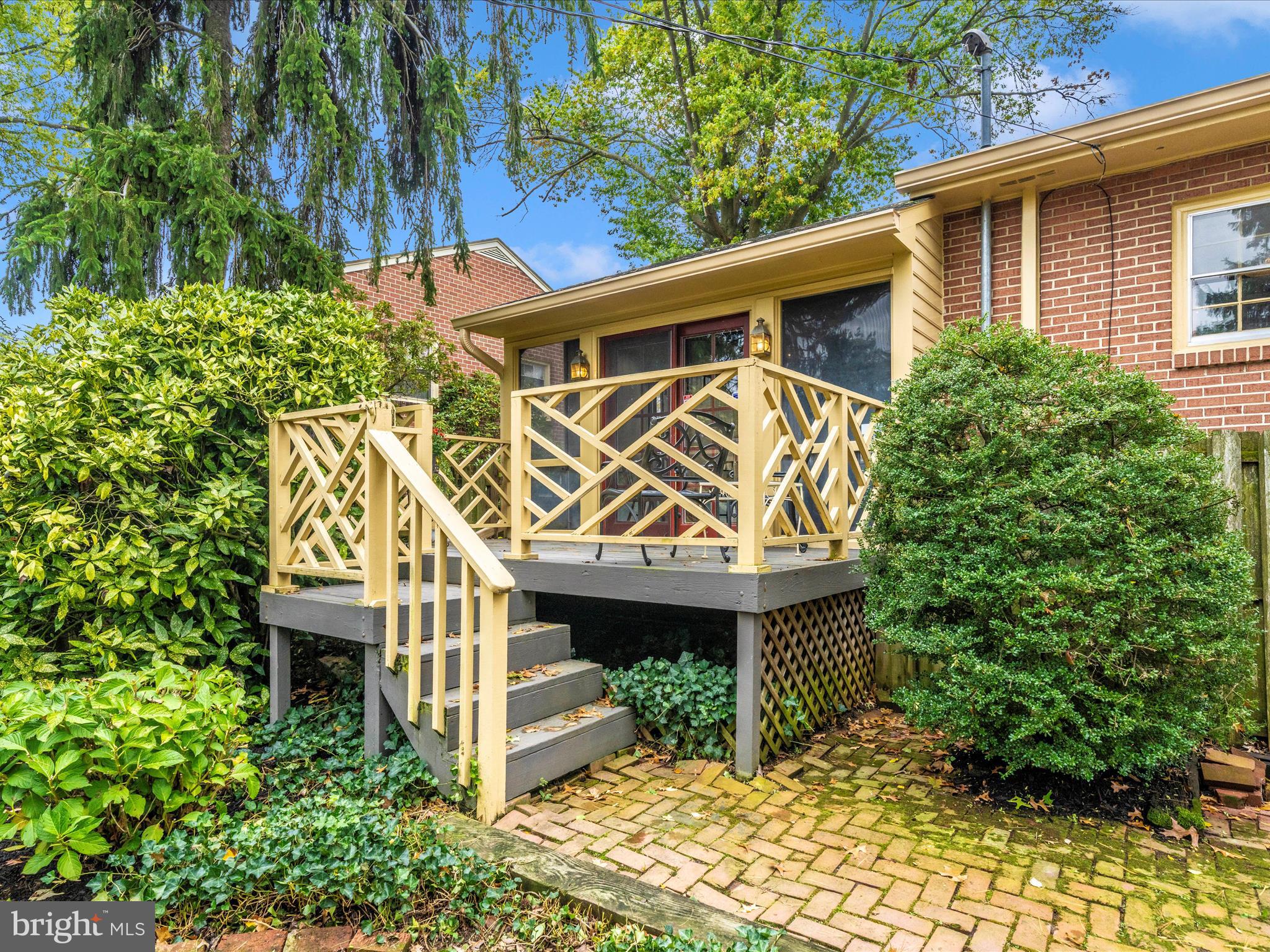 17920 Pin Oak Road Hagerstown, MD 21740 - Photo 49 of 57 a front view of a house with garden