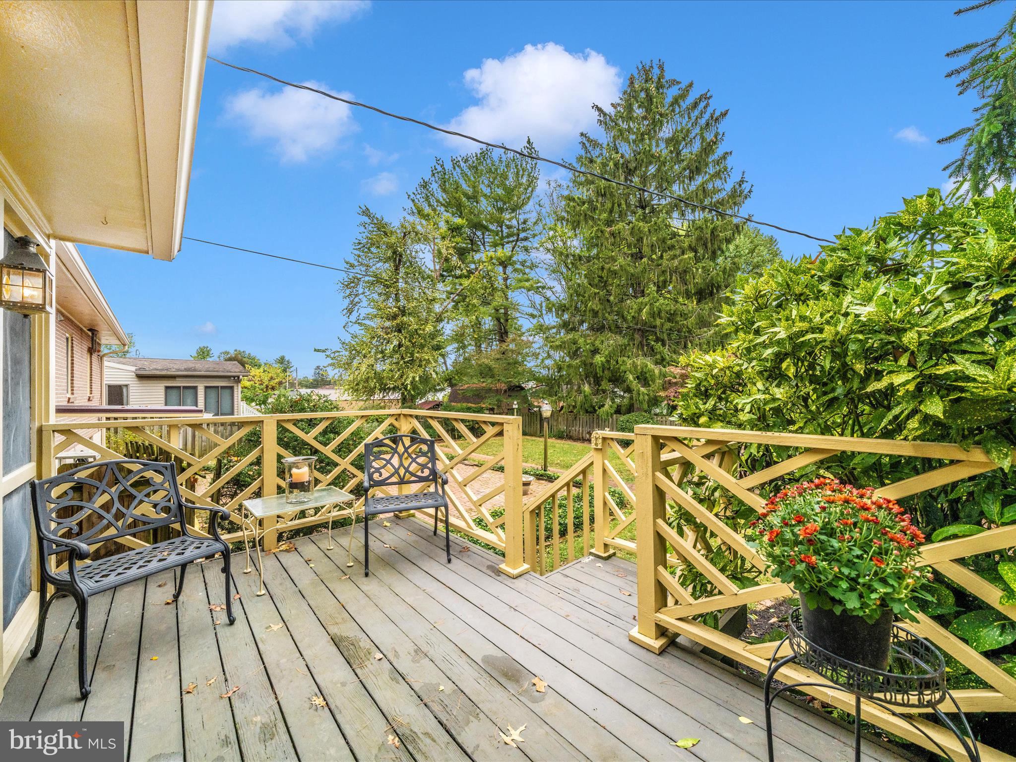 17920 Pin Oak Road Hagerstown, MD 21740 - Photo 50 of 57 a view of balcony with wooden floor and seating space