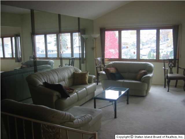 15 Fieldstone Road Staten Island, NY 10314 - Photo 2 of 7 Additional Photo