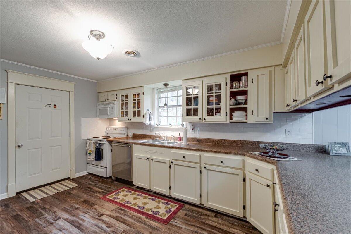 594 Sherry Road Jasper, TN 37347 - Photo 8 of 22 08-594 Sherry Rd-8