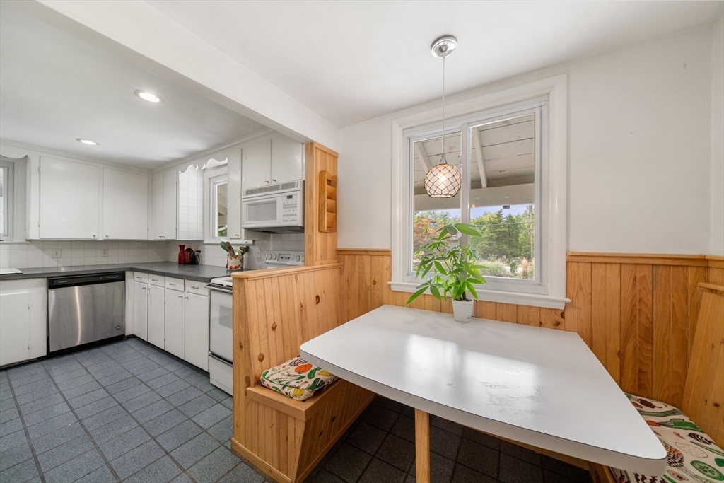 244 King Street Cohasset, MA 02025 - Photo 5 of 34 Gallery Image 5