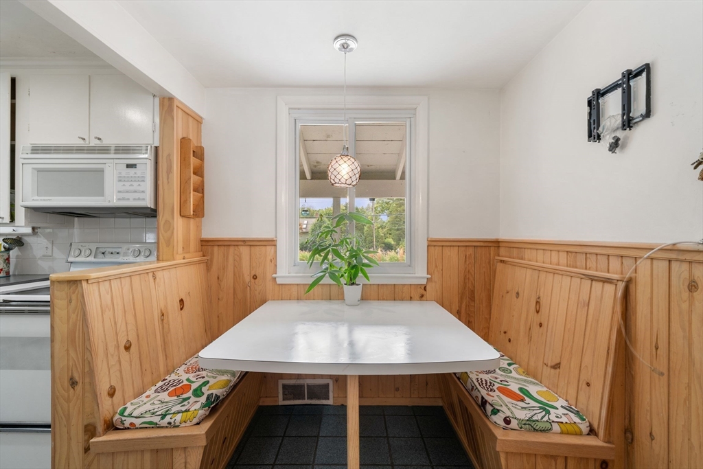 244 King Street Cohasset, MA 02025 - Photo 6 of 34 Gallery Image 6