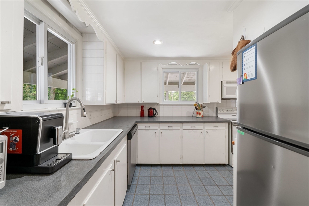 244 King Street Cohasset, MA 02025 - Photo 8 of 34 Gallery Image 8