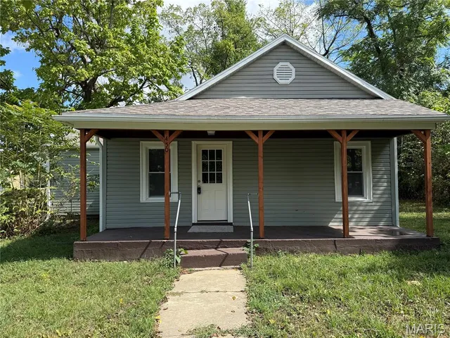 $155,900 | 450 Michigan Avenue, Lebanon, MO 65536