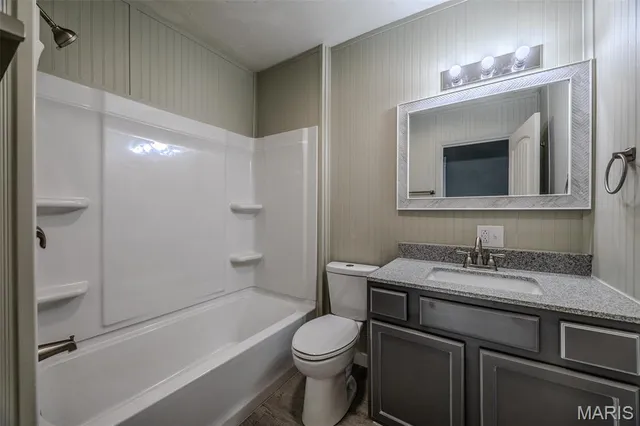 $155,900 | 450 Michigan Avenue, Lebanon, MO 65536