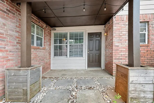 $1,800 | 1417 Hamburg Street, Dallas, TX 75215