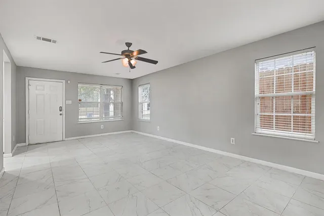 $1,800 | 1417 Hamburg Street, Dallas, TX 75215