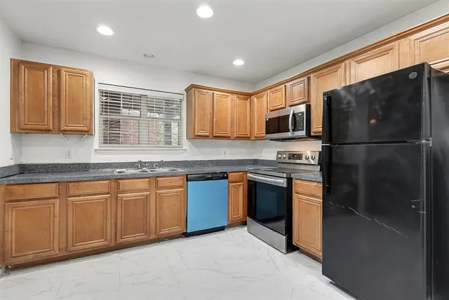 $1,800 | 1417 Hamburg Street, Dallas, TX 75215