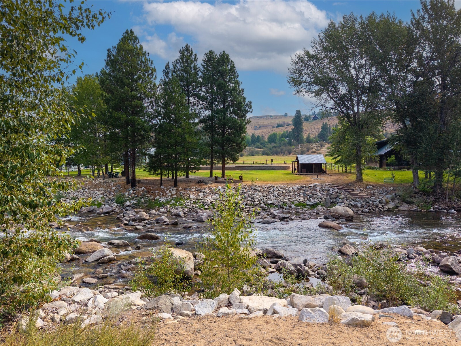 36 Maughans River Road Winthrop, WA 98862 - Photo 7 of 39 Gallery Image 7