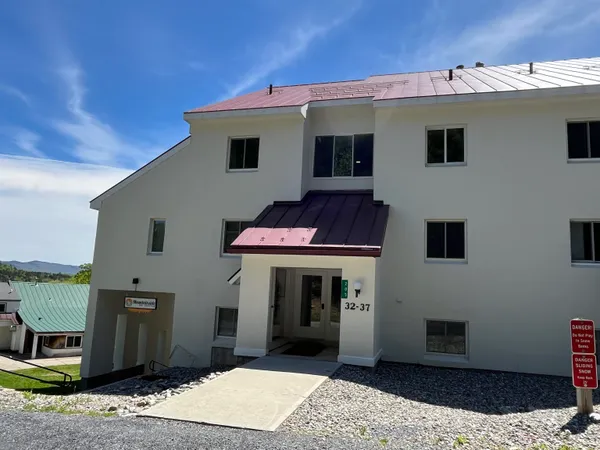$339,000 | 205 Mountainside Drive, Unit 35, Warren, VT 05674