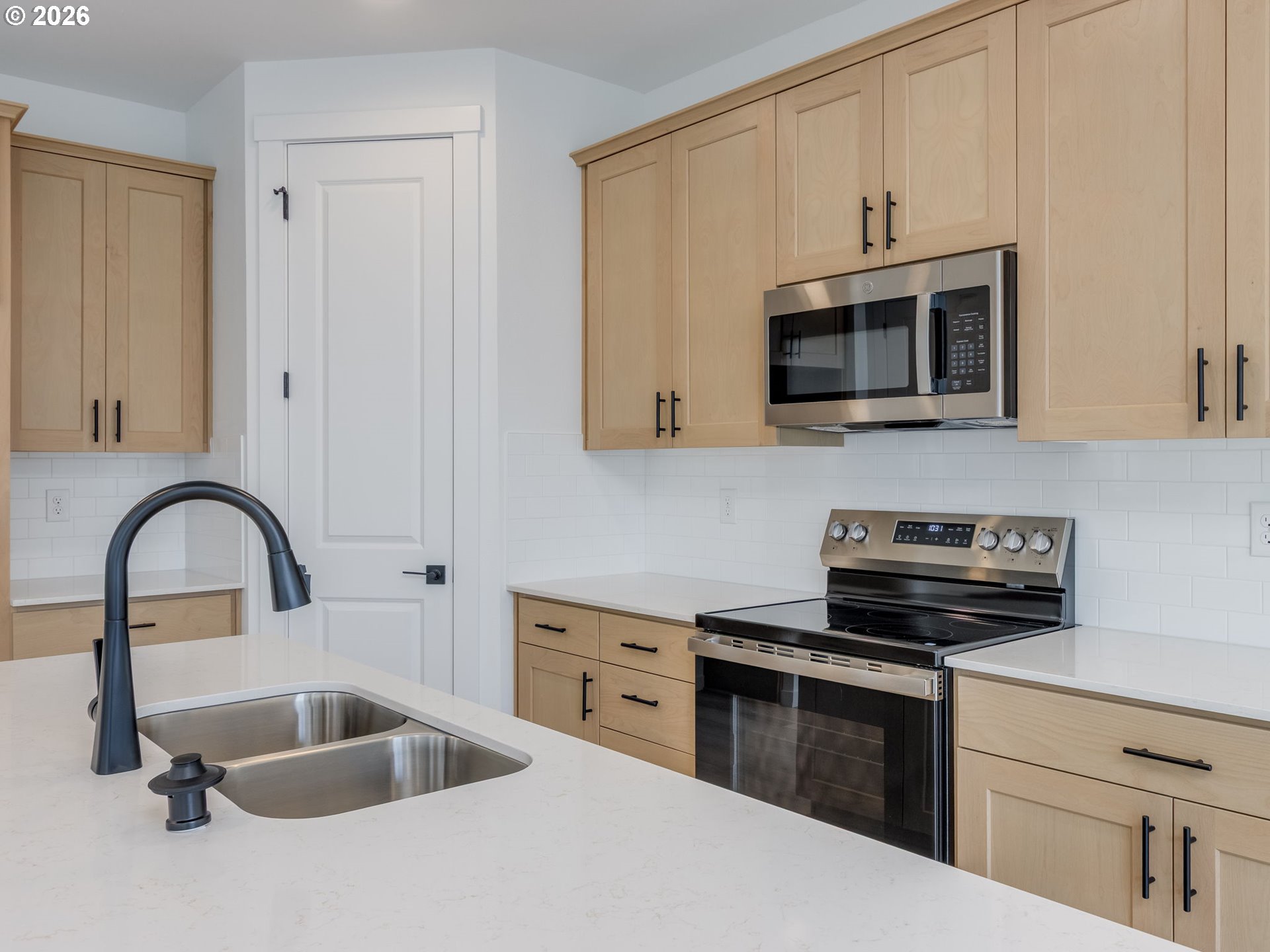 806 Northwest 178th Street Ridgefield, WA 98642 - Photo 8 of 36