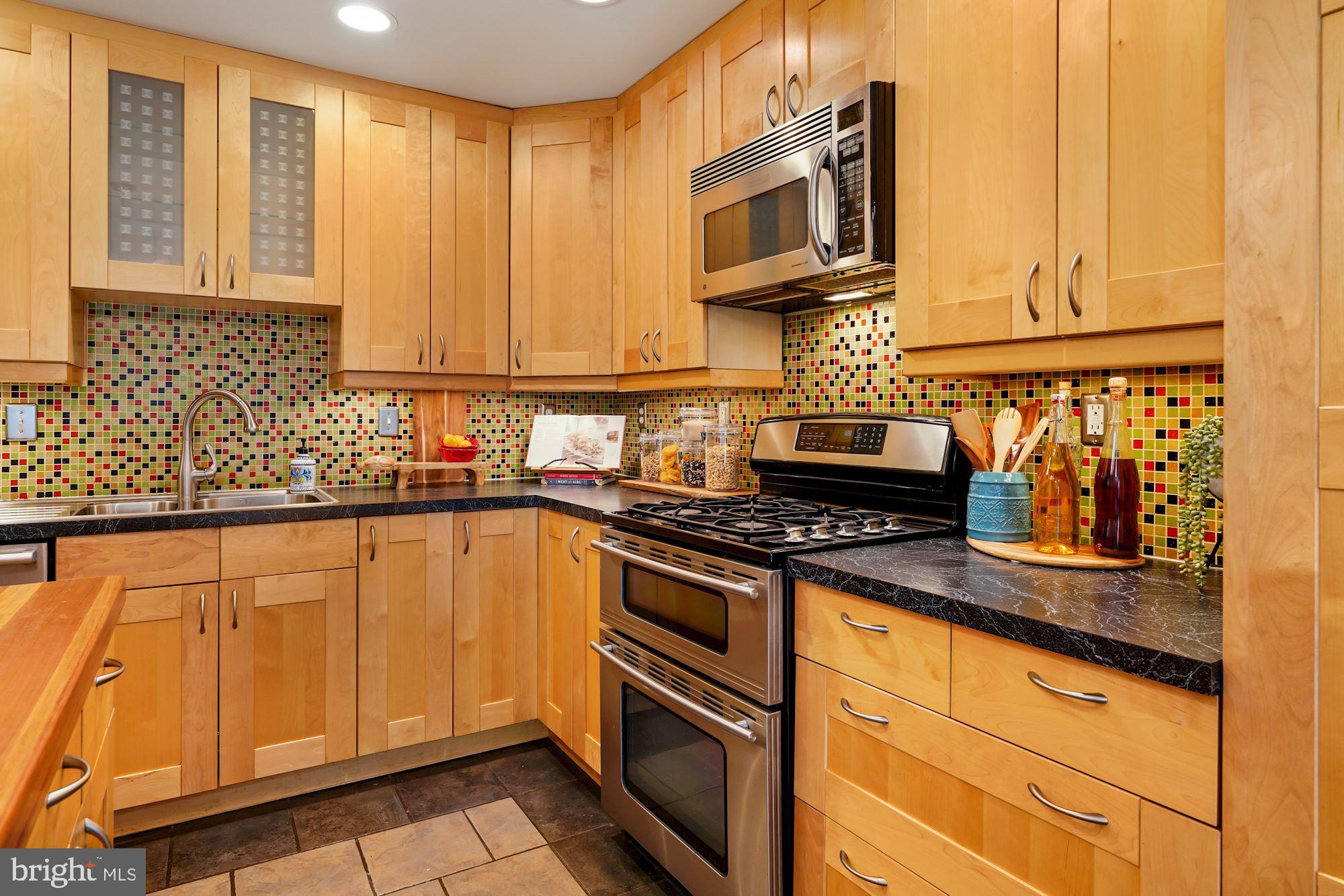 7417 Miller Fall Road Derwood, MD 20855 - Photo 20 of 38 Gourmet kitchen w/gas range & double oven