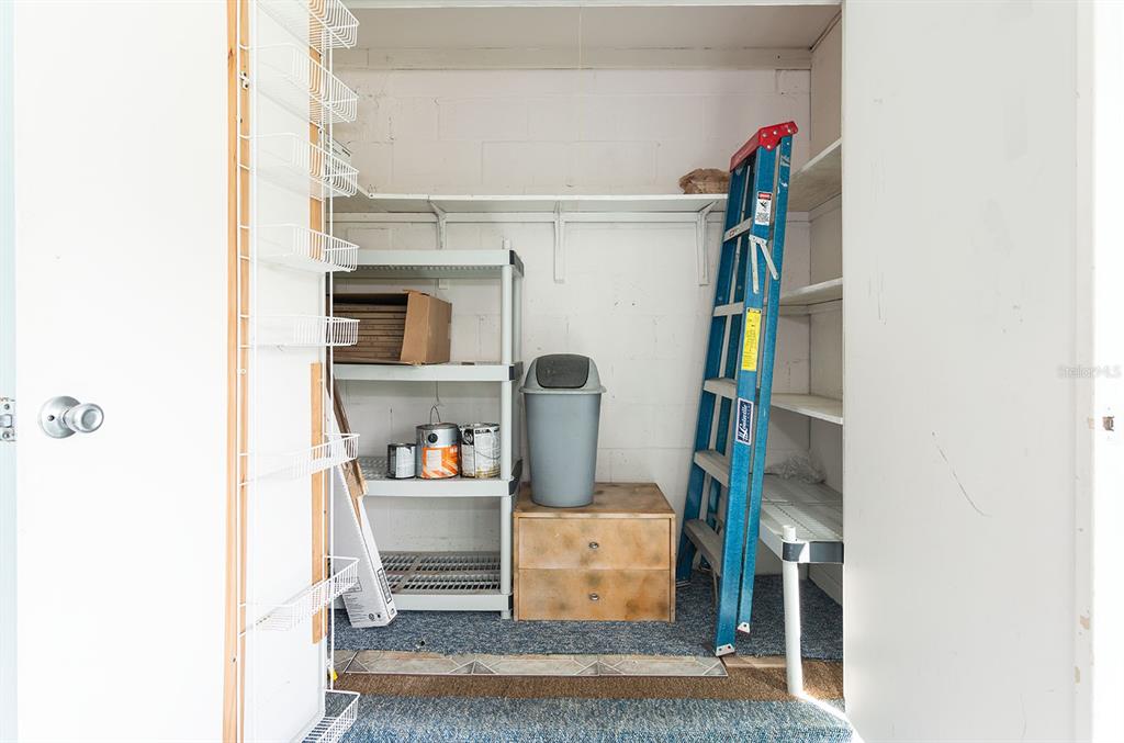 3 Escondido Circle, Unit 8 Altamonte Springs, FL 32701 - Photo 26 of 29 a front view of a house