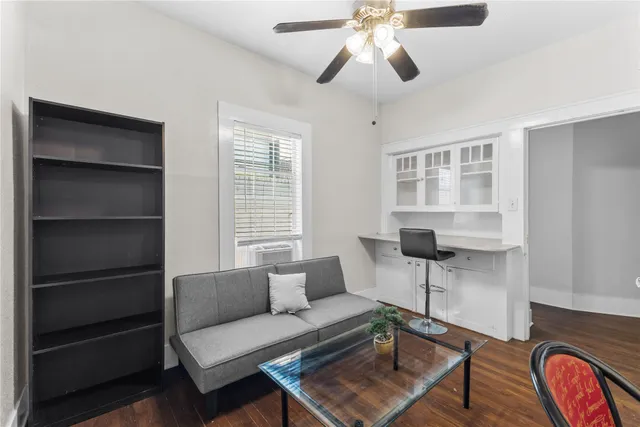 $3,500 | 2509 Whitney Street, Unit B, Houston, TX 77006