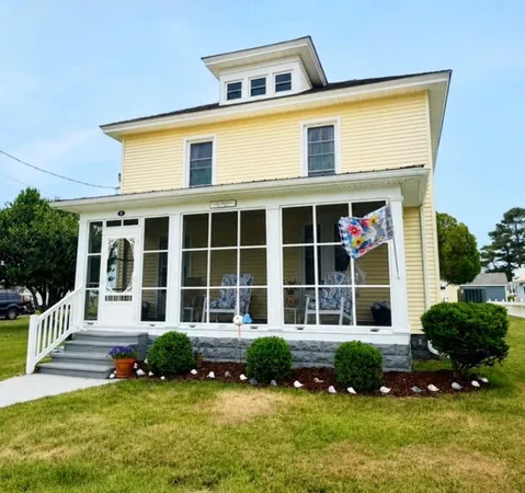$419,000 | 8 South Street, Wachapreague, VA 23480