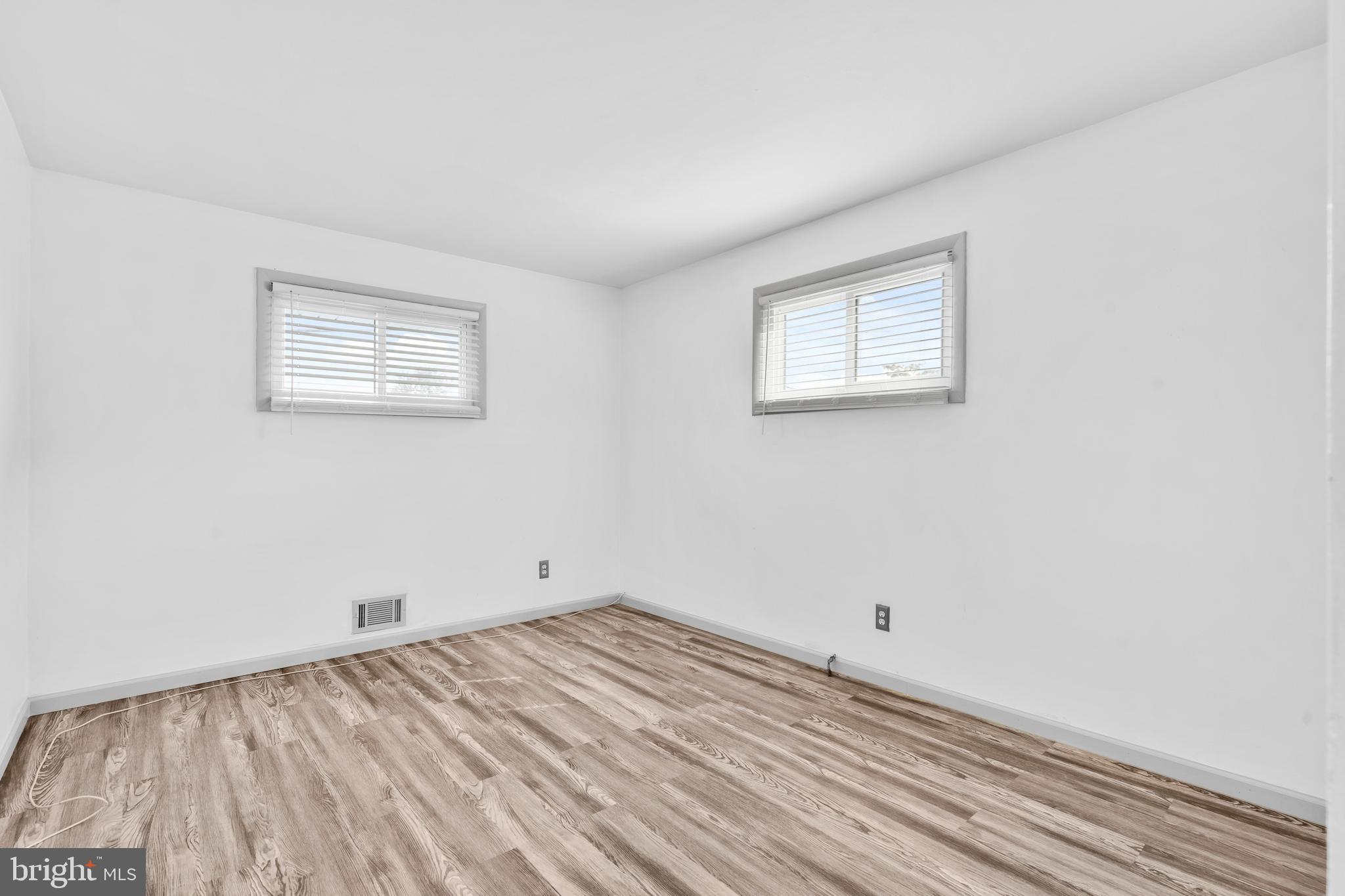 130 Miry Brook Road Hamilton, NJ 08690 - Photo 4 of 27 Gallery Image 4