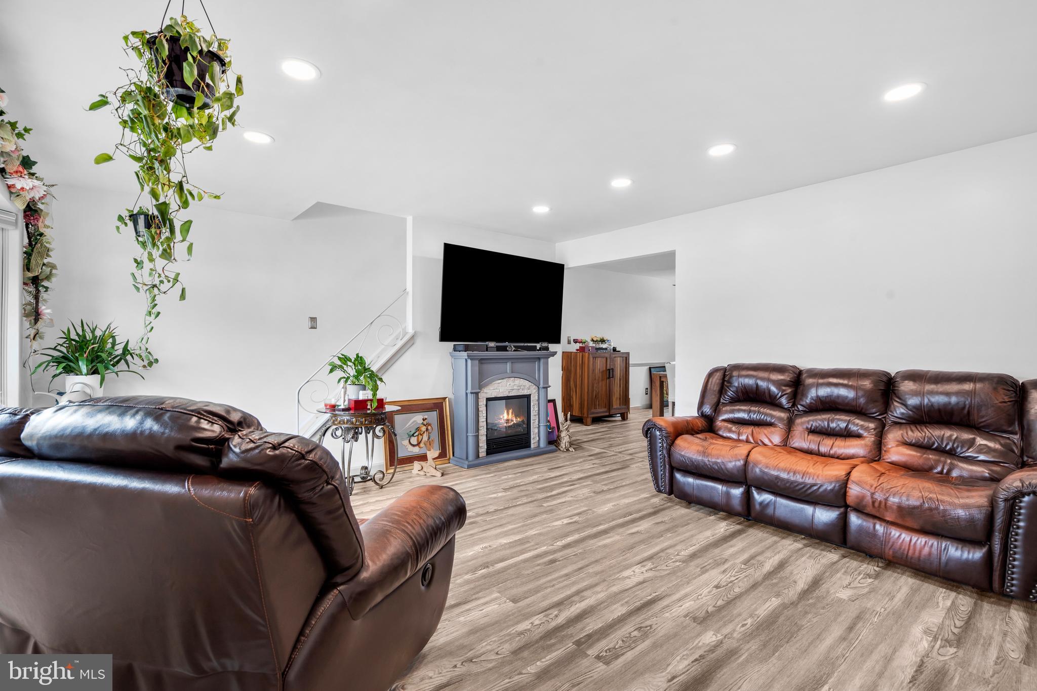 130 Miry Brook Road Hamilton, NJ 08690 - Photo 6 of 27 Gallery Image 6