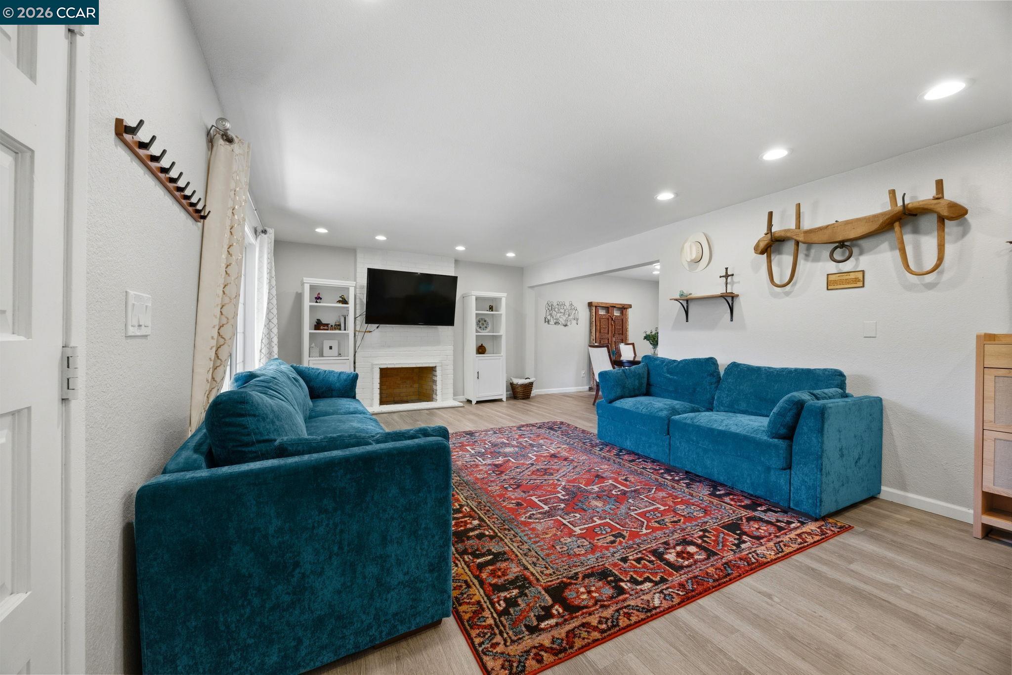 2537 Simas Avenue Pinole, CA 94564 - Photo 2 of 60