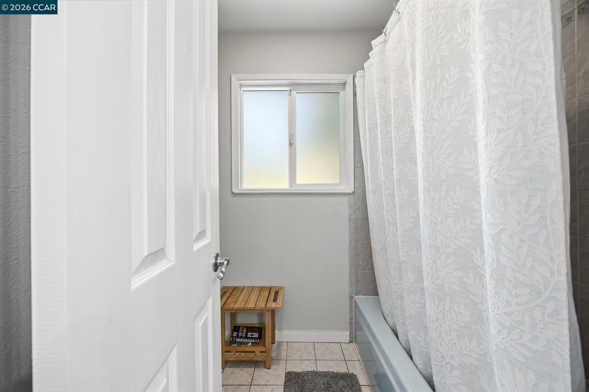 2537 Simas Avenue Pinole, CA 94564 - Photo 29 of 60