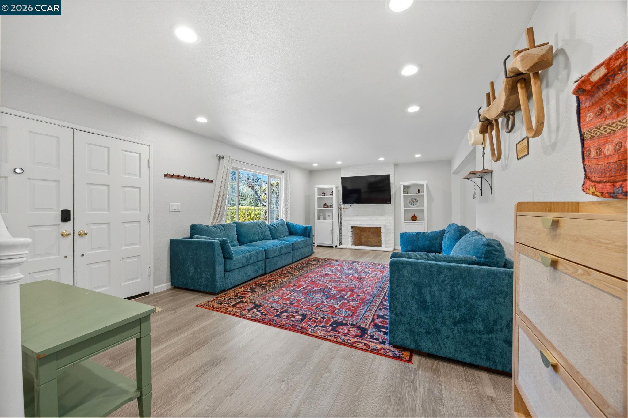 2537 Simas Avenue Pinole, CA 94564 - Photo 5 of 60