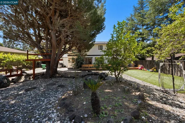 $925,000 | 2537 Simas Avenue, Pinole, CA 94564