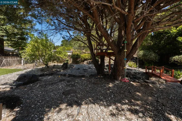 $925,000 | 2537 Simas Avenue, Pinole, CA 94564