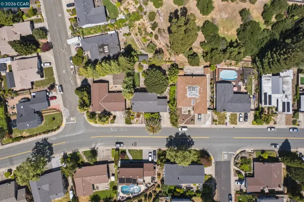 $925,000 | 2537 Simas Avenue, Pinole, CA 94564