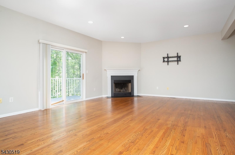 643 Old Dover Road Morris Plains, NJ 07950 - Photo 8 of 26