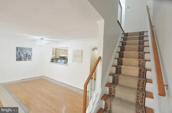 a view of entryway with workspace