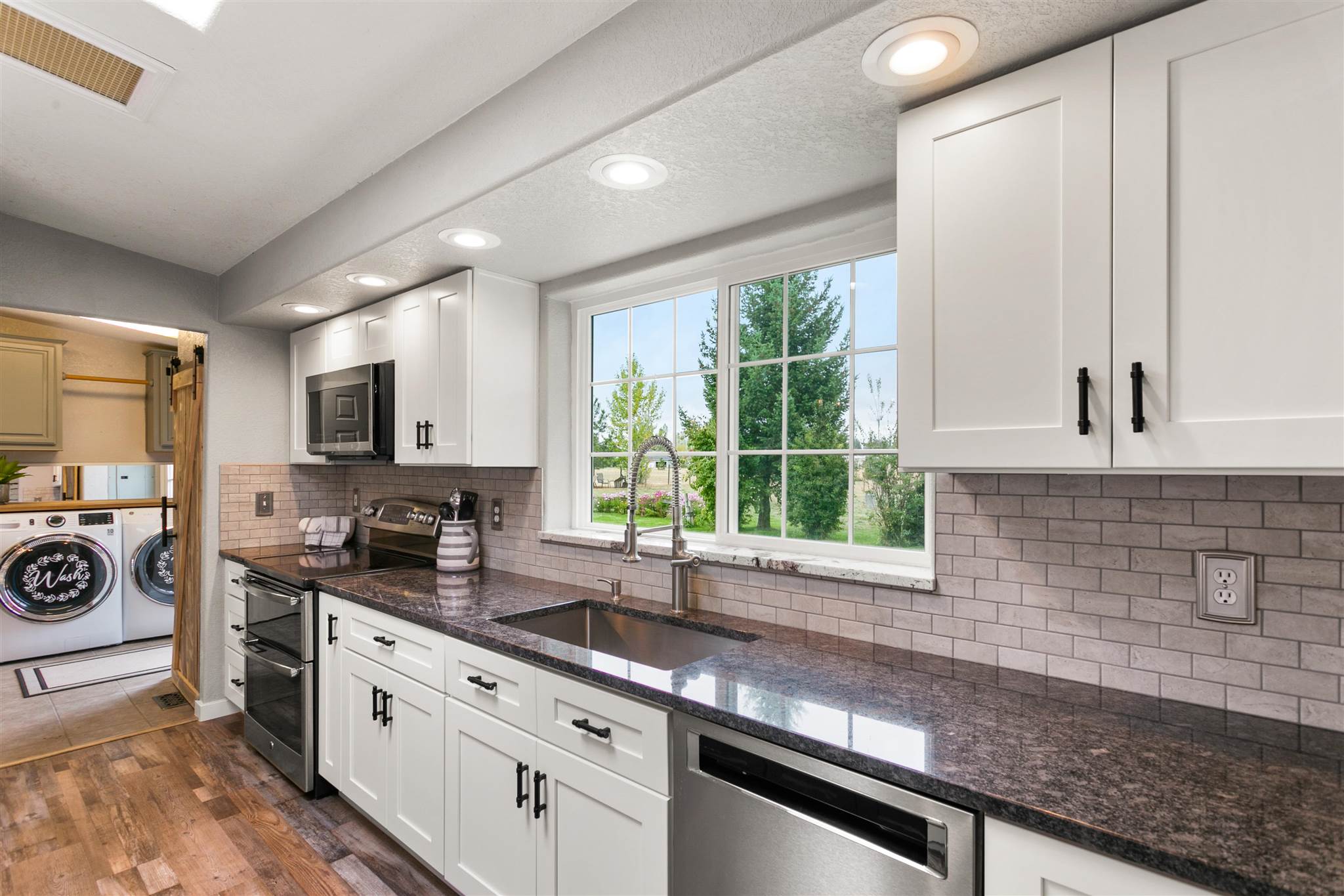 8724 South Cedar Road Spokane, WA 99224 - Photo 3 of 32