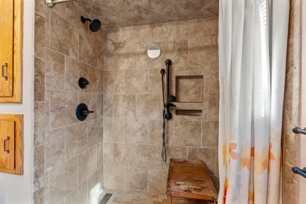 $374,900 | 3033 West Hiawatha Drive, Appleton, WI 54914