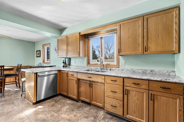 $374,900 | 3033 West Hiawatha Drive, Appleton, WI 54914