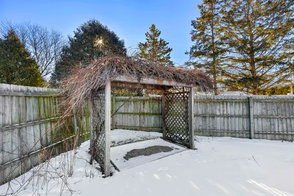 $374,900 | 3033 West Hiawatha Drive, Appleton, WI 54914
