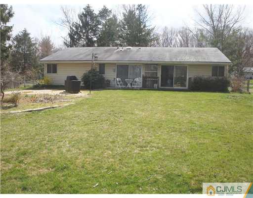 5 Wheeler Road Kendall Park, NJ 08824 - Photo 14 of 17 Gallery Image 14