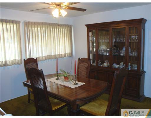5 Wheeler Road Kendall Park, NJ 08824 - Photo 3 of 17 Gallery Image 3