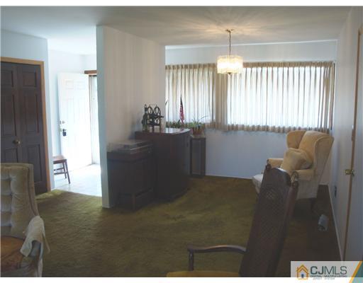 5 Wheeler Road Kendall Park, NJ 08824 - Photo 5 of 17 Gallery Image 5