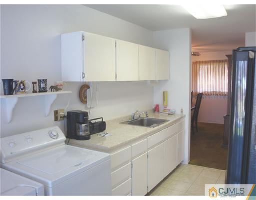 5 Wheeler Road Kendall Park, NJ 08824 - Photo 7 of 17 Gallery Image 7