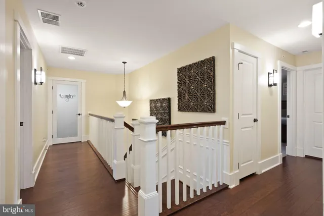 $949,900 | 17032 Takeaway Lane, Dumfries, VA 22026