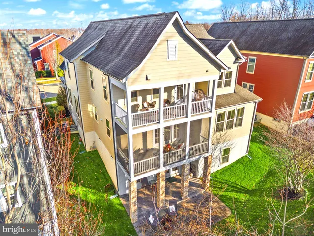 $949,900 | 17032 Takeaway Lane, Dumfries, VA 22026