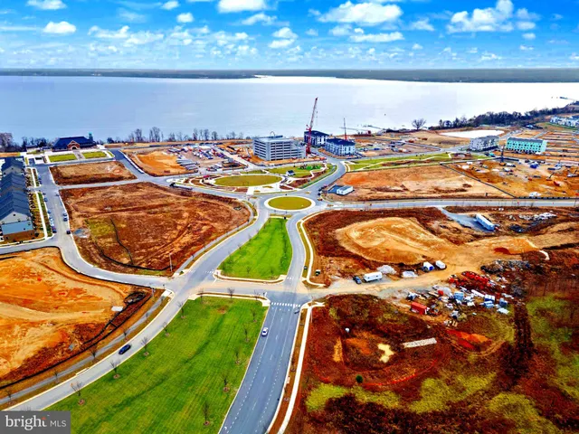 $949,900 | 17032 Takeaway Lane, Dumfries, VA 22026