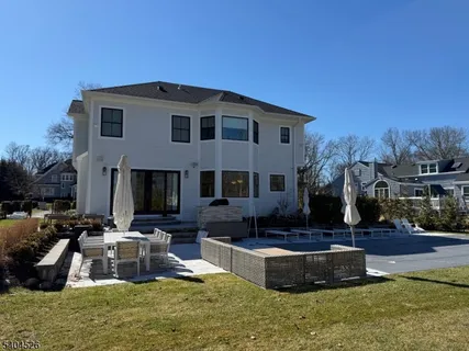 $5,600,000 | 21 Harvey Drive, Short Hills, NJ 07078