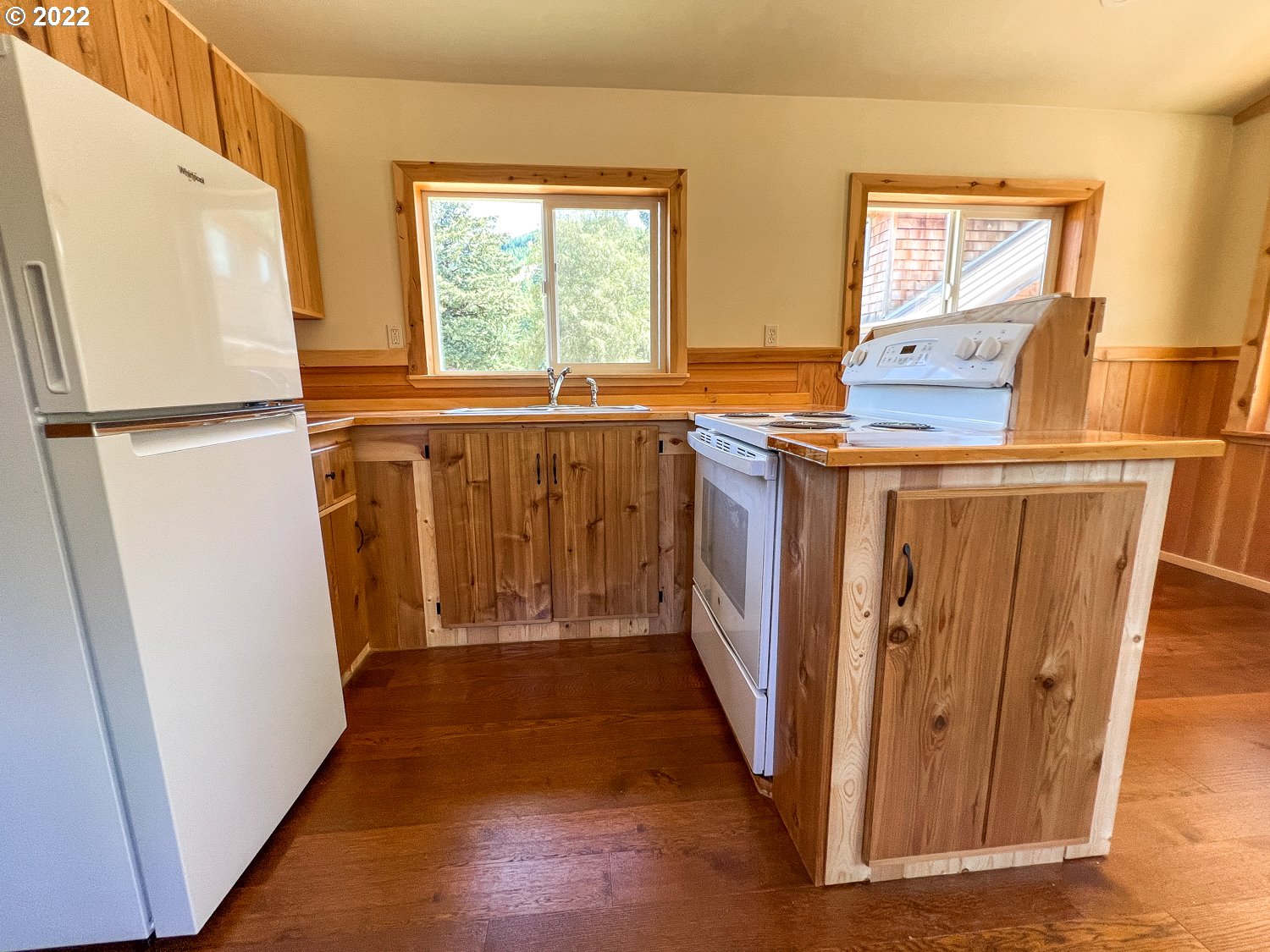 0 Bridge Tiny Home Myrtlepoint Or 97458 Myrtle Point, OR 97458 - Photo 3 of 18 a view of walk in closet with wooden floor