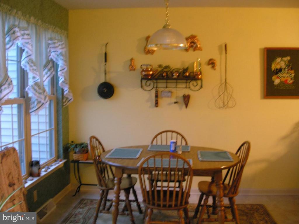 218 White Chapel Road Lancaster, PA 17603 - Photo 3 of 10 Gallery Image 3