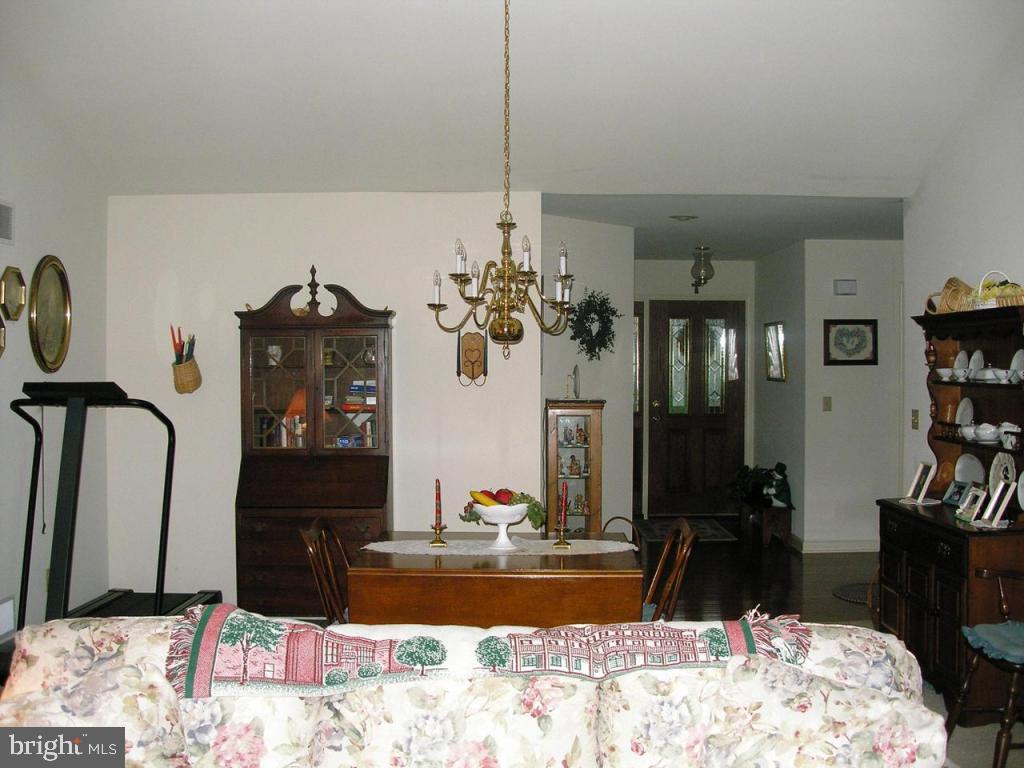 218 White Chapel Road Lancaster, PA 17603 - Photo 4 of 10 Gallery Image 4
